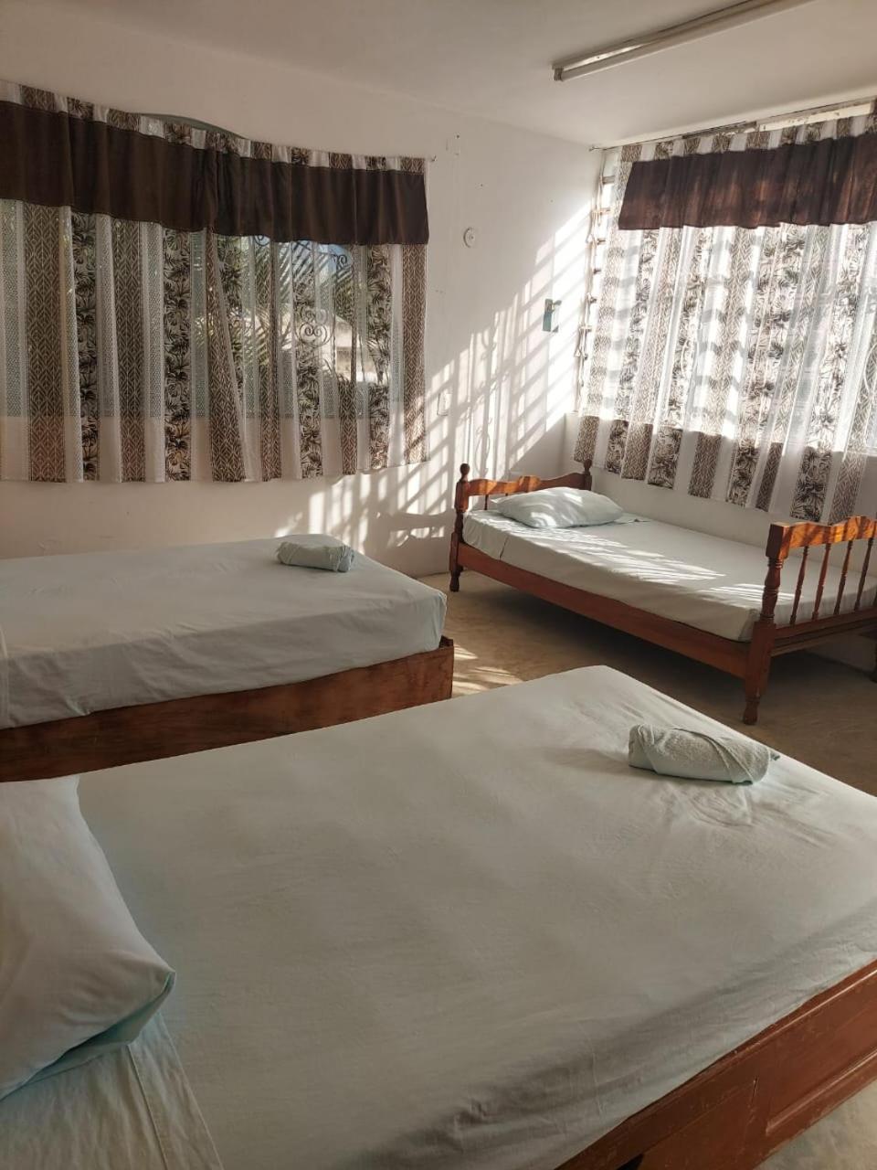 Casa De Ines Y Victoria Hotel วัลลาโดลิด ภายนอก รูปภาพ