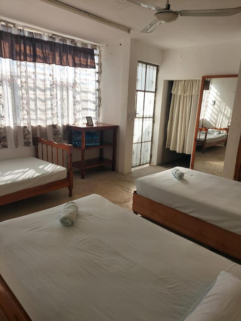 Casa De Ines Y Victoria Hotel วัลลาโดลิด ภายนอก รูปภาพ