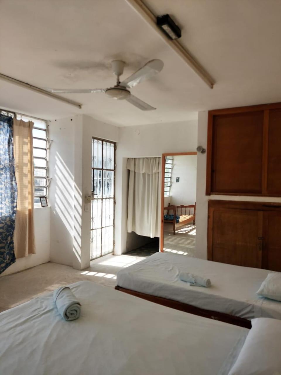 Casa De Ines Y Victoria Hotel วัลลาโดลิด ภายนอก รูปภาพ